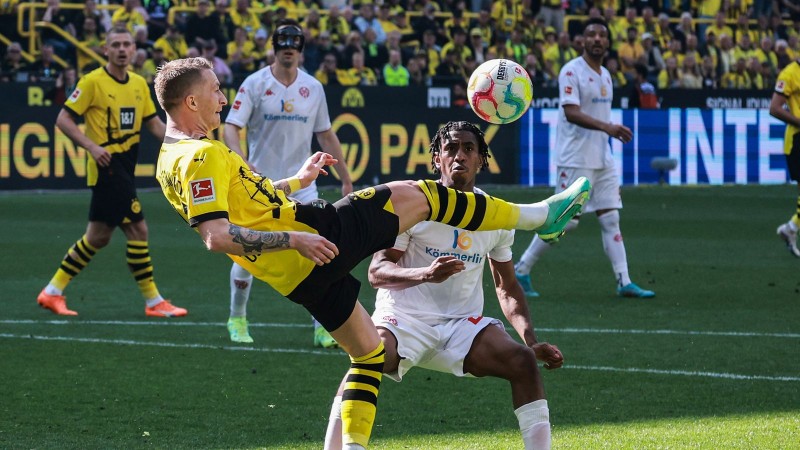 Dortmund đủ sức áp đảo Mainz 05