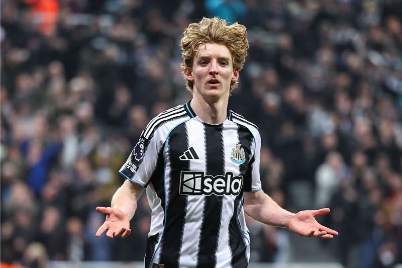 Liverpool chạy đua chiêu mộ Anthony Gordon 2 Newcastle xem xét để Gordon ra đi