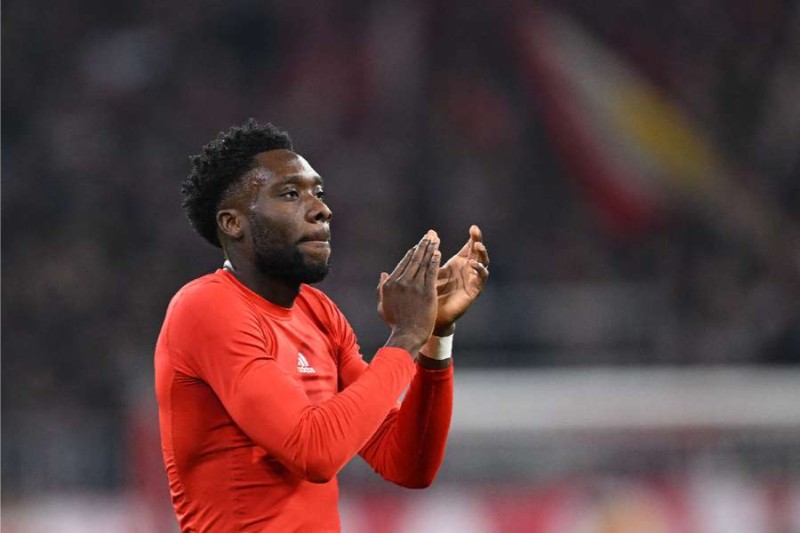 Alphonso Davies nỗ lực trở lại World Cup