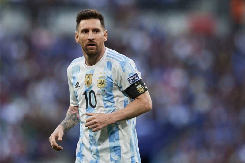 Messi hướng tới cột mốc lịch sử