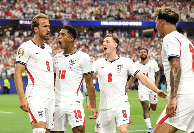 Tam sư giành chiến thắng 4-2 trước Croatia