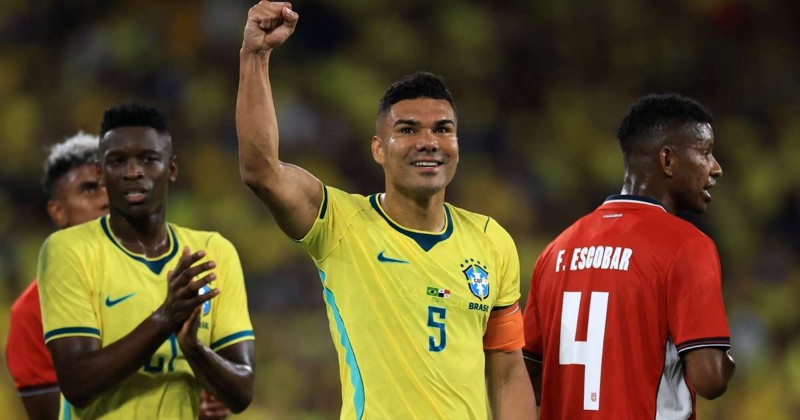 Casemiro tỏa sáng rực rỡ trước Panama